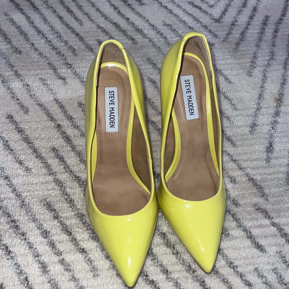 Steve Madden Yellow Pumps